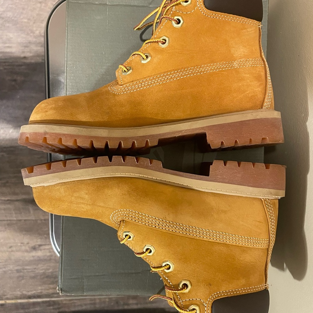 Timberland 6’ Size 4 Junior